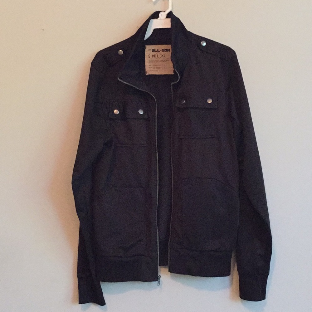 Price ⬇️. Lightweight Black jacket